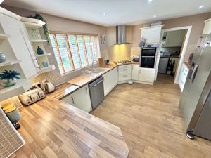 Kitchen- click for photo gallery